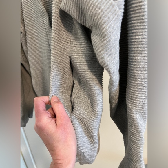 EUC RARE C.T. Plage Gray Cardigan - Picture 3 of 8